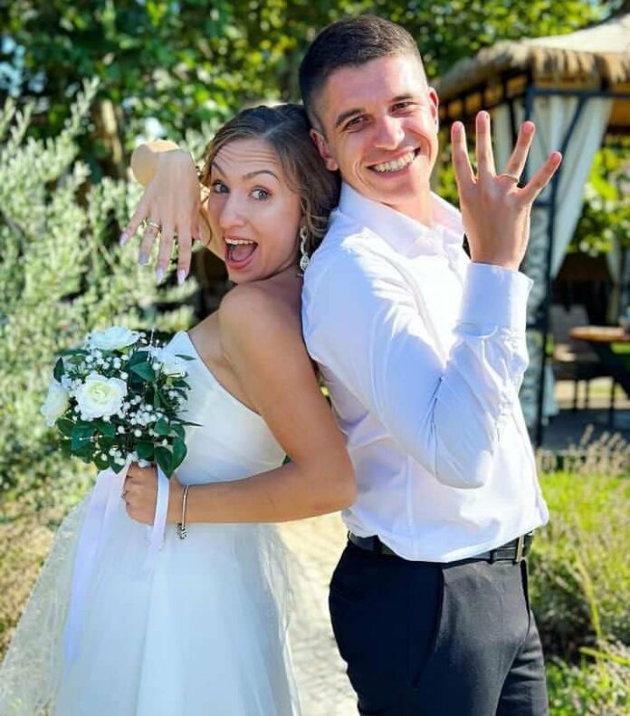 Финалисти от „Един за друг“ вдигнаха сватба